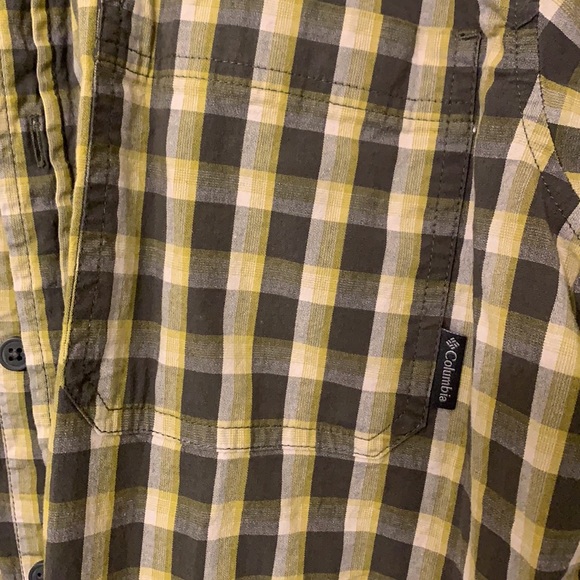 Columbia long sleeved button down shirt - Picture 4 of 4